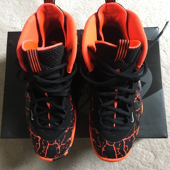 🔴🔴SOLD🔴🔴Nike foamposite one lava gs size 7 - Picture 3 of 5
